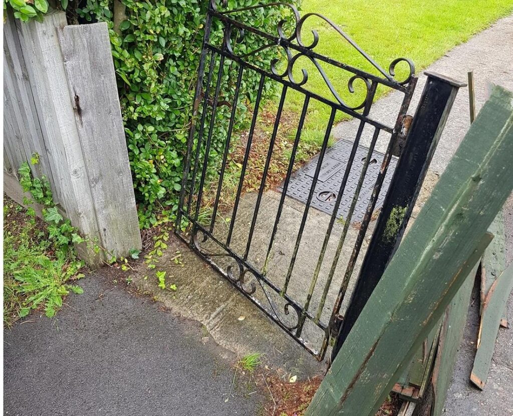 just steel feature rusty gate